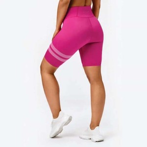 กางเกงขาสั้นผู้หญิงลายทาง ดีไซน์ OEM สไตล์ใหม่ แฟชั่น ระบายอากาศ ผลิตจากผ้าสแปนเด็กซ์และโพลีเอสเตอร์ มีจำหน่าย - Product Image 3