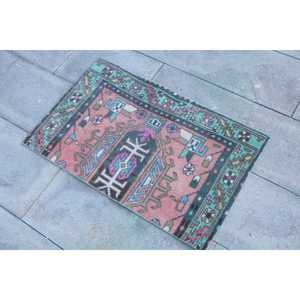 Alfombra Persa Roja Turca Pequeña (1.7x2.8 Pies) de Lana con Parches y Base de Látex, Alfombra Tradicional Ecológica - Product Image 2