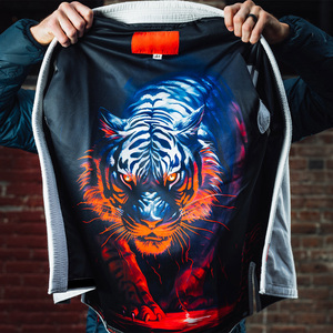 Kimono BJJ ligero con estampado sublimado personalizado de tela de alta calidad Jiu Jitsu Gi personalizado para hombre para entrenamiento y partidos profesionales - Product Image 2