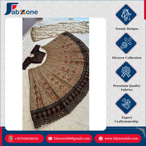 Blusa de Terciopelo de Estilo Lujoso, Nueva, de Diseñador, Impresionante, Ropa Étnica, con Lehenga de Seda Kasturi Pesada y Detalle Can Can, para Ocasiones Especiales - Product Image 2