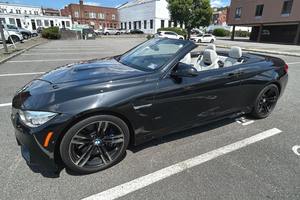 2017 d'occasion B M W M 4 Convertible Ventes saisonnières Voitures d'occasion haut de gamme - Product Image 2