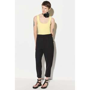 Haut extensible décontracté à col carré et bretelles larges avec logo frontal 01009 - Product Image 2