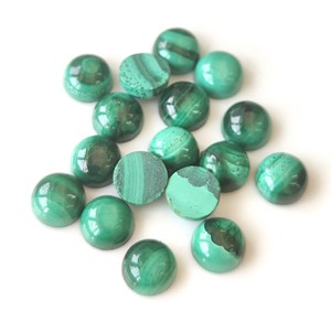 หินอัญมณีมรกตธรรมชาติแบบหลวม2มม.-50มม. สีเขียวทรงกลมหลังแบนสำหรับทำเครื่องประดับ - Product Image 3