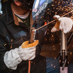 ถุงมือเชื่อมป้องกันความร้อนสำหรับคนงาน แบบกำหนดเองได้  ถุงมือทำงานป้องกันความร้อนสำหรับอุตสาหกรรม ทำจากหนังและเส้นใย  รับผลิตตามแบบ - Product Image 6