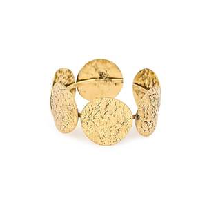 Pulsera de moneda floral clásica para mujer, ajustable, antideslustre, Color de latón, hecha con material de cuerno para bodas - Product Image 1