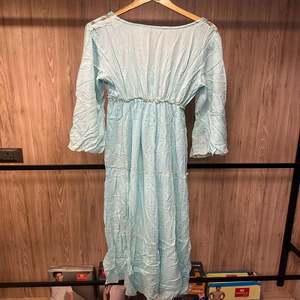 Sofisticado vestido de mujer con hombros descubiertos para fiestas nocturnas con ajuste elegante y llamativo diseño drapeado de La India - Product Image 3