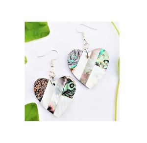 Boucles d'oreilles en nacre colorées pour femmes, design cœur, taille personnalisable, cadeaux d'anniversaire, qualité indienne. - Product Image 1