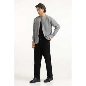 เสื้อสเวตเตอร์ถักพิมพ์ลายโลโก้แบบสั่งทำพิเศษสำหรับผู้ชาย ทรงปกติ ฤดูใบไม้ร่วงและฤดูใบไม้ผลิ ตกแต่งด้วยกระดุม รุ่น MN-SWT-WS25-068 a - Product Image 6