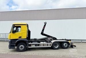 Camions bennes d'occasion 2021 Brilliance Actros 2642 L 6x2 automatiques avec conduite à gauche et moteur diesel Cummins - Product Image 3