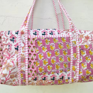 Bolsa de Viaje Deportiva de Lona Acolchada con Diseño de Patchwork de Algodón HANDBLOCK, Estilo Urbano, 20 Pulgadas, Unisex, con Cierre y Barra de Arrastre, Modelo Fab 06 - Product Image 1