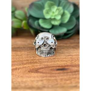 Bague Wilson Dawes Mop & Onyx en argent sterling avec incrustation de crâne, taille 11, cadeau idéal avec technologie de sertissage invisible - Product Image 1