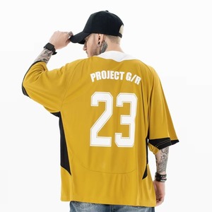 เสื้อยืดแขนสั้นสำหรับผู้ชายเสื้อเจอร์ซีย์ลายตัวอักษรอเมริกันคลาสสิกแบบย้อนยุค - Product Image 6