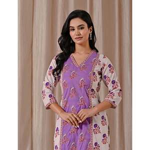 Robe droite en coton européen gris et violet imprimée au bloc, coupe ajustée - Product Image 1