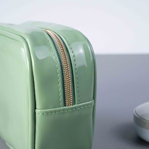กระเป๋าใส่เครื่องสำอางและผลิตภัณฑ์ดูแลผิวสำหรับเดินทาง รุ่น Lady PU Zipper ได้รับสิทธิบัตร - Product Image 6