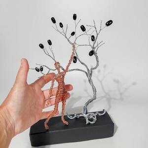 Figurine artistique moderne en métal Sculptures Motif abstrait unique pour la décoration de table de bureau à domicile Disponible en vrac - Product Image 2