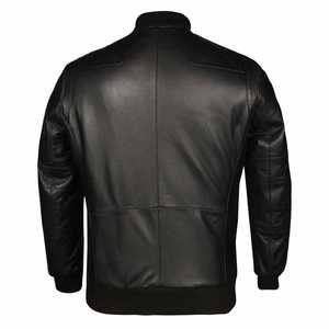 Blouson aviateur en cuir noir de haute qualité pour homme avec col montant en tissu enduit et logo frontal – Conception respirante pour l'hiver - Product Image 2