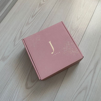 Emballage en carton pour colis rose en flexographie, petits articles décoratifs à l'intérieur, imprimés, pliables, personnalisés, boîtes cadeaux en papier à rabat