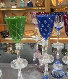 Vase artisanal en verre, forme irrégulière, décoration d'intérieur, fabriqué à Istanbul par DAFNI BIG PAZAR, modèle 663 - Product Image 6