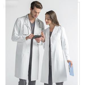 Batas de laboratorio blancas de algodón polivinílico Unisex de alta calidad, uniformes de enfermera Doctor de embalaje personalizado, bata de laboratorio de lona de uso hospitalario de moda - Product Image 1