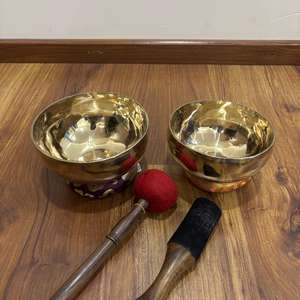 Bol chantant en bronze de style traditionnel himalayen Thème bouddhiste pour la guérison des chakras et la thérapie par le son - Product Image 3