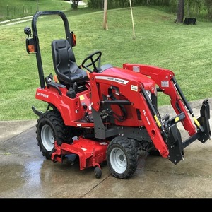 Nouveau tracteur à roues Massey Ferguson GC1725MB 4x4, 25 CV, 4 roues motrices, tracteur compact, composants essentiels du moteur, achetez maintenant ! - Product Image 1