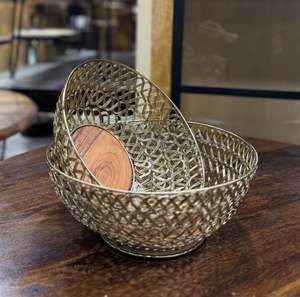 Fil de bol de service finition dorée de qualité haut de gamme et base en bois 100% sans danger pour les chocolats aux fruits pour les fêtes - Product Image 2