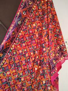 ผ้าคลุมไหล่ผ้าฝ้ายปักลายแบบดั้งเดิมสำหรับผู้หญิง ผ้าพันคอฤดูร้อน - Product Image 4