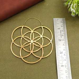 ต่างหูห่วงลายแมนดาลาขนาดใหญ่ ทำจากทองเหลือง สไตล์โบฮีเมียน เหมาะสำหรับผู้หญิง สวมใส่ในเทศกาลต่างๆ - Product Image 4