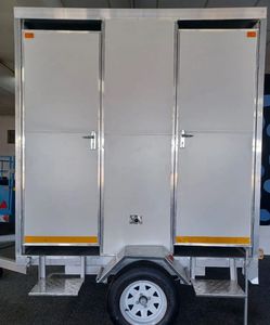 Remorque toilettes ADA 4-8 postes pour festivals et camping, toilettes portables extérieures à vendre aux États-Unis/l'Europe/l'Asie - Product Image 2