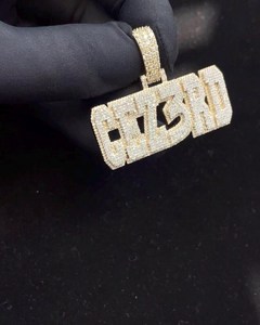 Colgante personalizado con letra y nombre, plata de ley 925 con baño de rodio, diamante moissanita VVS, para uso unisex. - Product Image 3