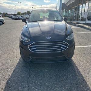 Comme neuf, super propre, Ford Fusion SE berline d'occasion 2019 - Product Image 1