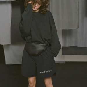 Pantalones cortos de nailon reflectantes con letras y logotipo de serigrafía personalizado OEM para hombre, 220gsm, 5 pulgadas, entrepierna, correr, gimnasio, hombre - Product Image 4