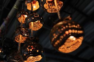 Vente chaude Lampe de lit décorative en coquilles de noix de coco Lampe de noix de coco écologique pour la décoration Lampe d'étude Prix bon marché - Product Image 3