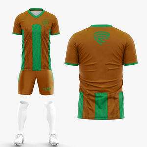 Kits de football personnalisé de haute qualité pour hommes, maillot de football à la mode avec impression par sublimation, service OEM pour ensembles - Product Image 4