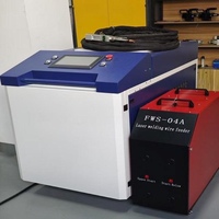 Nouvelle machine de nettoyage laser à fibre numérique automatique 100W de qualité industrielle à refroidissement par air haute vitesse avec reconnaissance de la rouille pour métaux