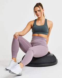 Leggings taille haute à noyau de lavande avec logo personnalisé Leggings de yoga pour les femmes avec dos en forme de V taille élastique vêtements d'entraînement de gymnastique actifs - Product Image 4