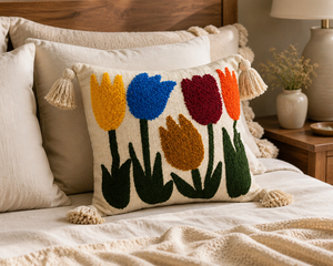 Coussin décoratif brodé en coton fait main, garnissage 100% coton, motif fleur de tulipe multicolore, amovible et lavable pour canapé et lit - Product Image 3