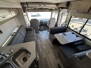 รถบ้านมือสองปี 2021 ยี่ห้อ Winnebago Vista 29V รุ่น Class A เครื่องยนต์แก๊ส สภาพดี - Product Image 3