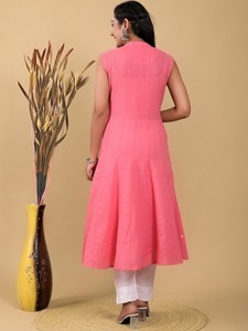Nouvelle conception 2024, motifs ethniques, design tissé, col mandarin, détails de travail au fil, coton, coupe trapèze, sans manches, lavable à la main, Kurta - Product Image 2