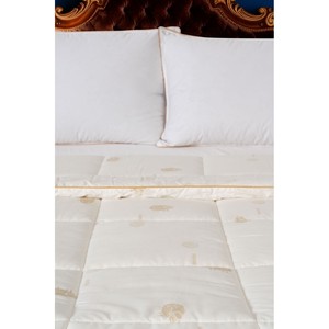 Couette en pure laine Varol avec housse 100% coton, taille Queen (215x235 cm), matelassée avec sac en tissu - Product Image 1