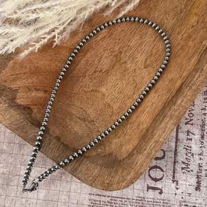 Collier de 16 pouces de perles en argent sterling de 4mm enfilés à la main, cadeau de bijoux fait main classique élégant - Product Image 3