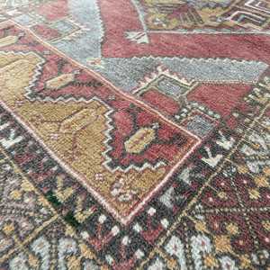 Vintage Turkish Rug 3.37x5.3 ft, <b>Red</b> Accent Polka dot <b>Wool</b> Rug - Product Image 5