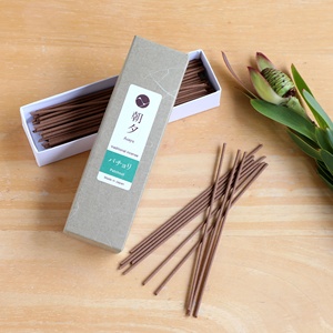 Bâtons d'encens traditionnels au patchouli 20g - Product Image 1