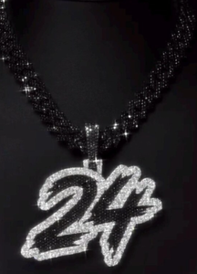 Colgante de Número con Incrustaciones de Diamantes Moissanite Negros y Blancos, Plata 925, Hecho a Mano para Joyería - Product Image 3