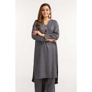 Chemise en crêpe jacquard noir teint avec décoration boutonnée et ensemble pantalon - Product Image 3