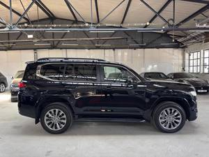 2024 LC 300 V6 Turbo Diesel 4x4 Automatique Toit ouvrant Sièges en cuir foncé 6 places Euro VI Garantie 5 ans SUV en alliage d'aluminium LED - Product Image 4