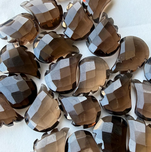 Ailes d'ange en quartz fumé sculptées à la main, perles de pierres précieuses, 11*6mm, perçage frontal, pierres précieuses en vrac pour la fabrication de bijoux - Product Image 1