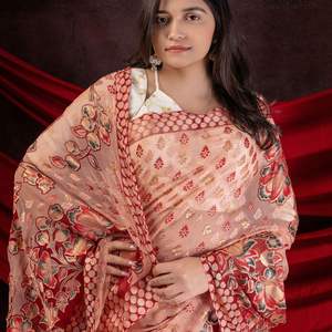 Black Georgette Brasso Saree con adornos florales de lámina de oro rojo Sheer Body Designer Pallu y borde intrincado para mujeres - Product Image 4