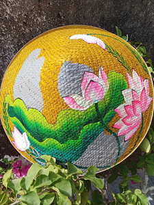 Chapeau conique vietnamien traditionnel Non La, chapeau en feuilles de palmier naturelles fait à la main pour la décoration de la maison, souvenir, vente en gros au Vietnam - Product Image 3