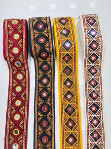 Bordure de bordure en dentelle brodée multi-miroirs en fil ethnique indien pour les offres de robes pour femmes en gros - Product Image 6